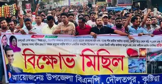 কুষ্টিয়া-১: বঞ্চিত প্রার্থীর সমর্থকদের বাড়ি-অফিসে মনোনীত নেতার সমর্থকদের হামলা